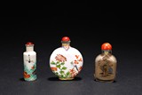 A SET OF THREE CHINESE SNUFF BOTTLES