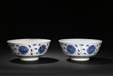 A PAIR OF BLUE AND WHITE 'LOTUS' BOWLS