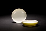 A PAIR OF CHINESE LEMON YELLOW GLAZED DISHES