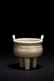 A CHINESE GE-TYPE TRIPOD CENSER