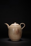 A CHINESE YUE-TYPE CELADON GLAZED EWER