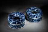 A PAIR OF BLUE AND WHITE 'FLOWERS' NECKLACE BOXES