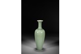 A CHINESE CELADON GLAZED VASE 