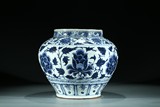 A CHINESE BLUE AND WHITE 'PEONIES' JAR