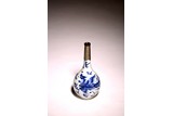 A CHINESE BLUE AND WHITE ’PHOENIX‘ VASE