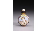 A CHINESE ENAMELLED BRONZE SNUFF BOTTLE