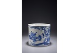 A CHINESE BLUE AND WHITE FIGURES BRUSHPOT