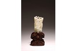 A CHINESE WHITE JADE CARVING OF FINGER CITRON 
