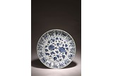 A CHINESE BLUE AND WHITE 'FLOWERS' CHARGER