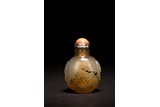 A SILHOUETTE AGATE 'GEESE FLYING OVER SAND' SNUFF BOTTLE