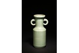 A CHINESE LONGQUAN CELADON GLAZE MALLET VASE