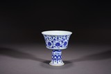 A BLUE AND WHITE LOTUS STEM CUP