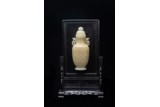 A ZITAN FRAME WHITE JADE VASE TABLE SCREEN