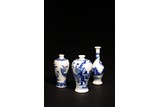 A GROUP OF THREE CHINESE BLUE AND WHITE VASES