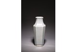 A CHINESE GE-TYPE CRACKLED OCTAGONAL VASE
