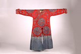 A CHINESE EMBROIDERED PURPLE SILK LADY'S ROBE