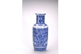 A BLUE AND WHITE 'KUI DRAGON' ROULEAU VASE