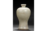 A GE-TYPE MEIPING VASE