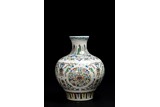 A CHINESE DOUCAI FLORAL VASE