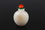 A WHITE JADE CARVED ROPE SNUFF BOTTLE