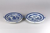 A PAIR OF CHINESE BLUE AND WHITE PLATTERS
