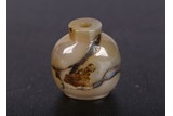 A CHINESE AGATE 'PINE' SNUFF BOTTLE