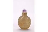 A CHINESE AGATE 'FIGURES' SNUFF BOTTLE