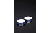 A PAIR OF BLUE AND WHITE CUPS