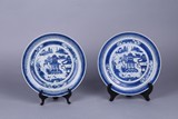 A PAIR OF CHINESE BLUE AND WHITE 'PALACES' DISHES